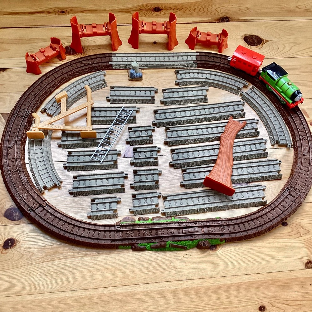Thomas & Friends Motor Train Set w/ Percy Engine